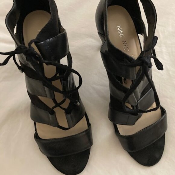 Nine West Artliff Black 4" Leather Heels with Zipper Back and Lace Up  Size 8.5 - Picture 3 of 8
